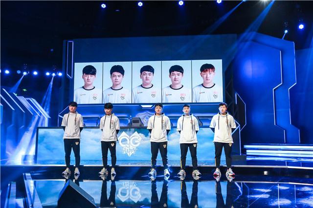 的陪伴和支 的陪伴和支